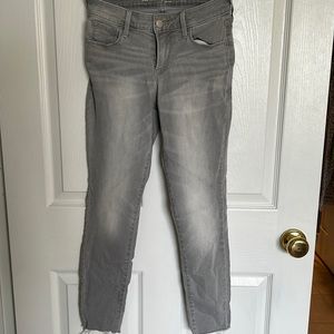 Light wash skinny jeans
